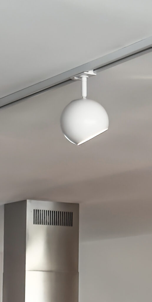 TRACKLINE BALL spotlight