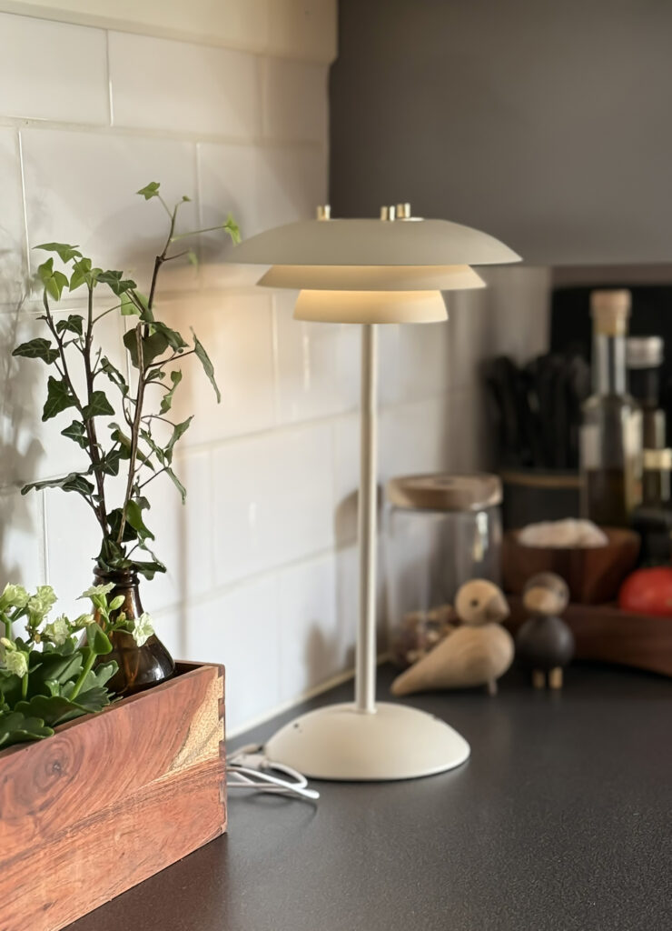EPSILON RECHARGE bordslampa