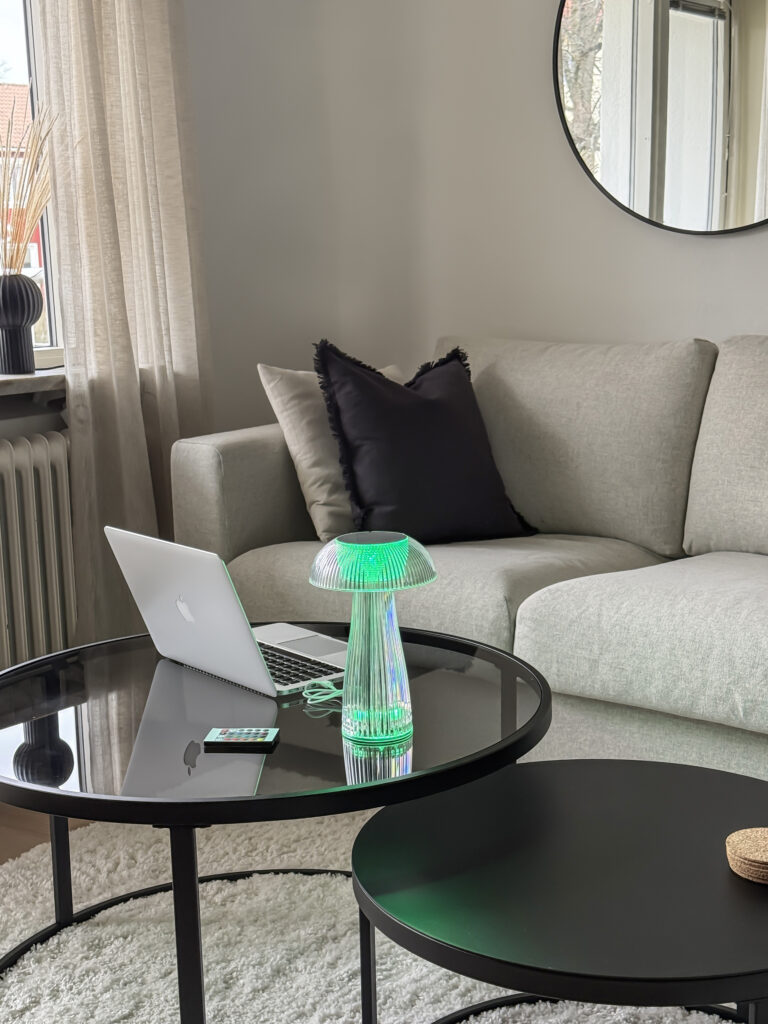 FUNGI oppladbar bordlampe